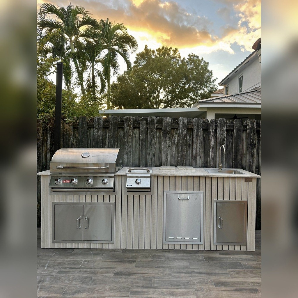 As installed by Perello Patio · Outdoorkitchen 9 ft · Atlantic White · Bull 30" Outlaw LP