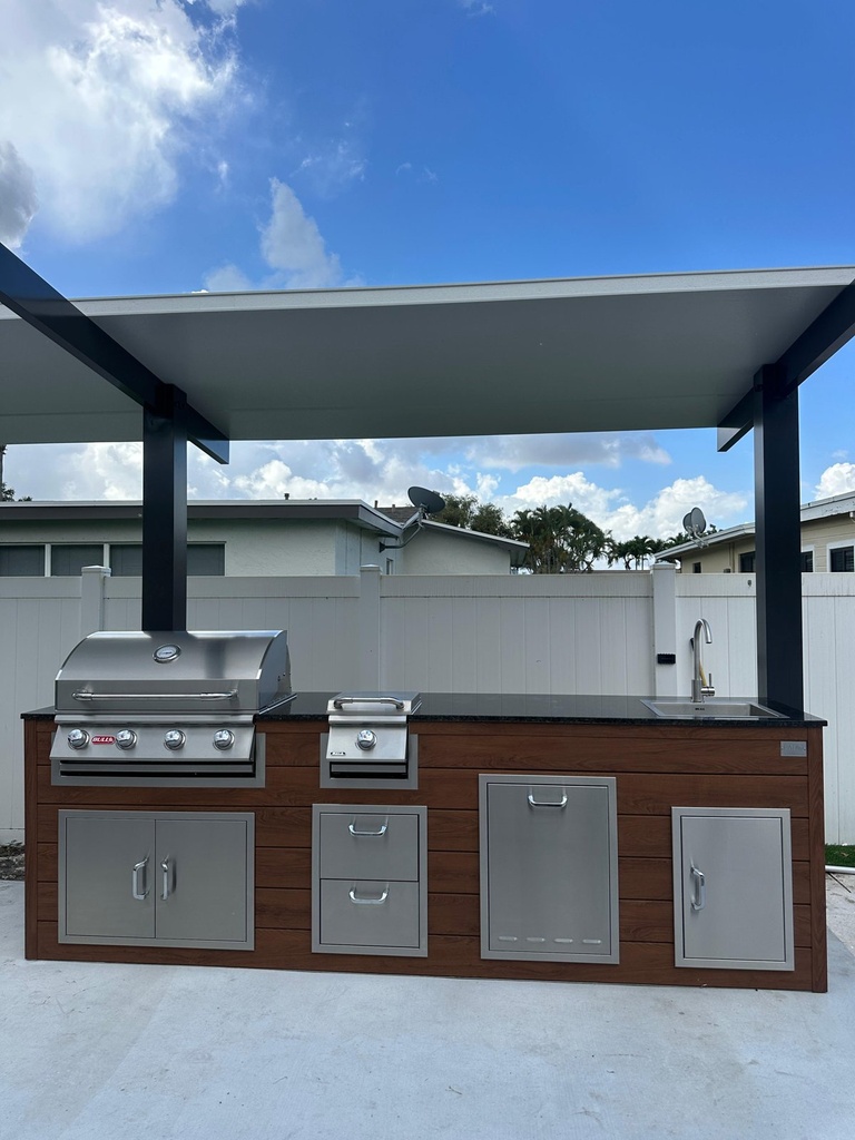 Outdoorkitchen 9 ft · Cinnamon Walnut · Bull 30" Outlaw LP - full view