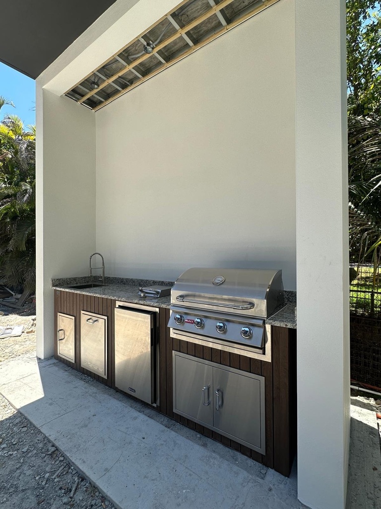 Perello Patio 9 ft Outdoor Kitchen · Bull Outlaw 30" · WPC - full view