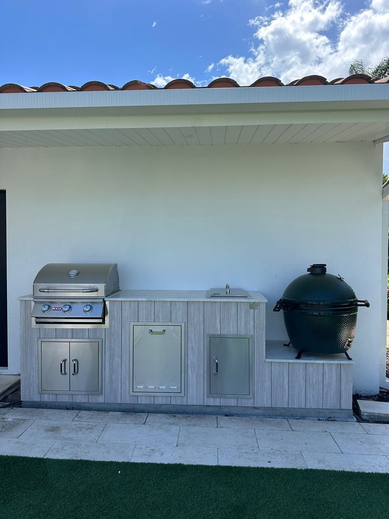 Outdoorkitchen 8 ft · Atlantic White · Bull 24" Steer Premium LP - full view