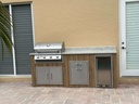 Outdoorkitchen 8 ft · Barrel Oak · Bull 30" Outlaw LP - full view