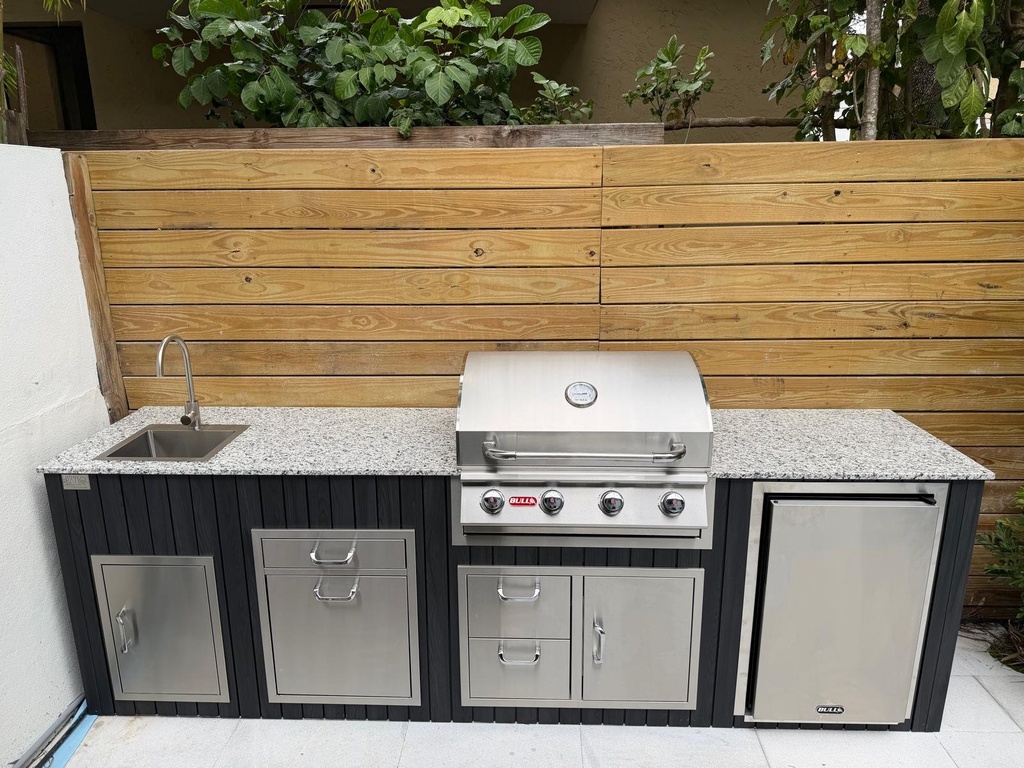 Outdoorkitchen 9 ft · Black · Bull 30" Outlaw LP - full view
