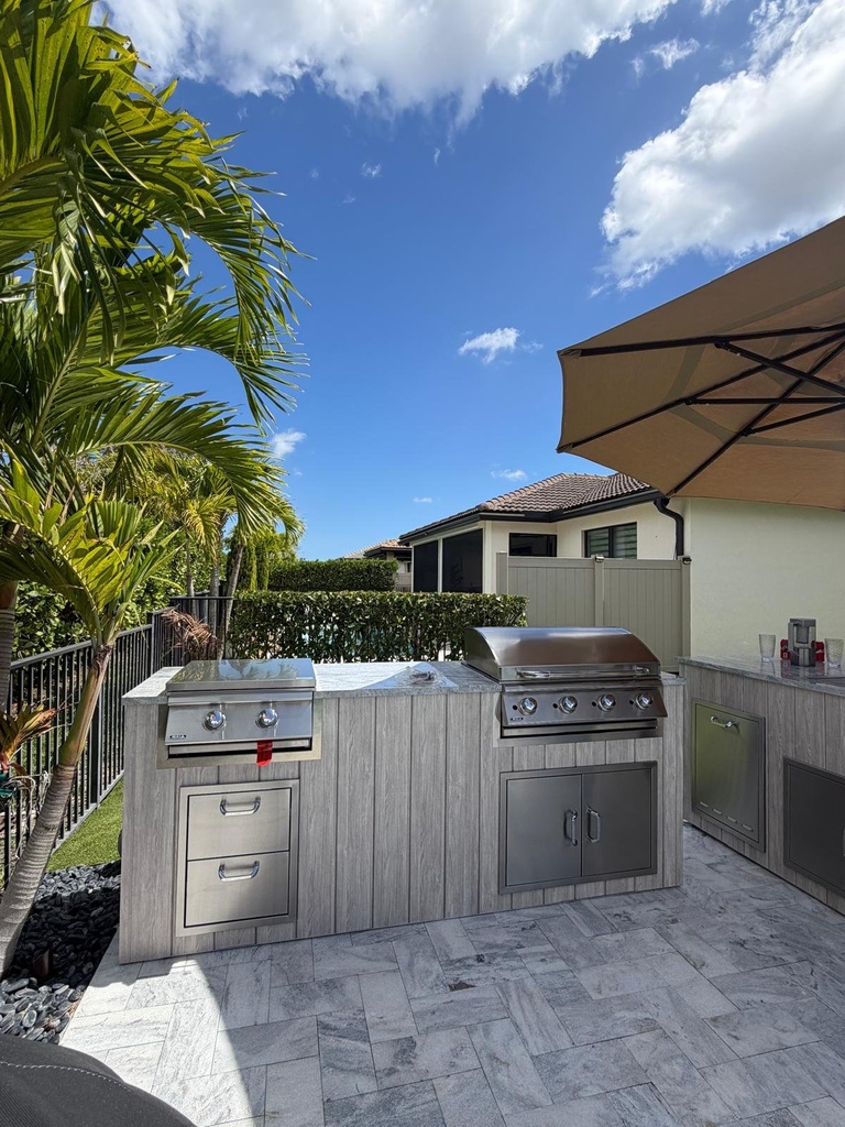Outdoorkitchen 8 ft · Atlantic White · Bull 30" Griddle Commercial LP - full view