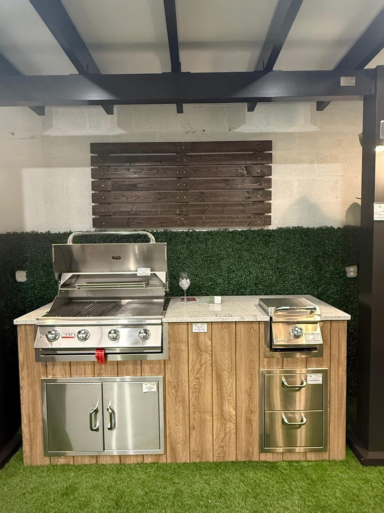 Outdoorkitchen 6 ft · Barrel Oak · Bull 30" Outlaw LP - full view