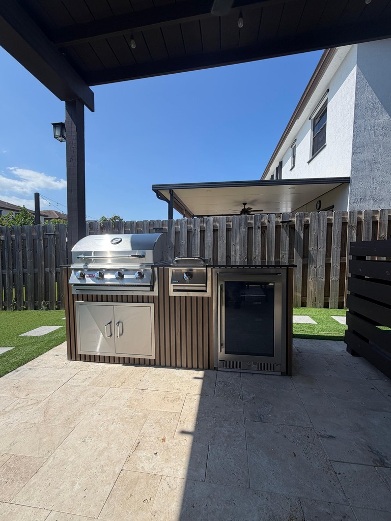 Outdoorkitchen 6 ft · Dark Brown · Bull 30" Outlaw LP - full view
