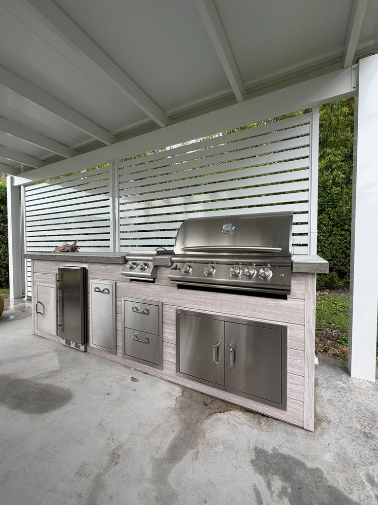 Outdoorkitchen 9 ft · Atlantic White · Blaze BLZ-4LTE3 - full view