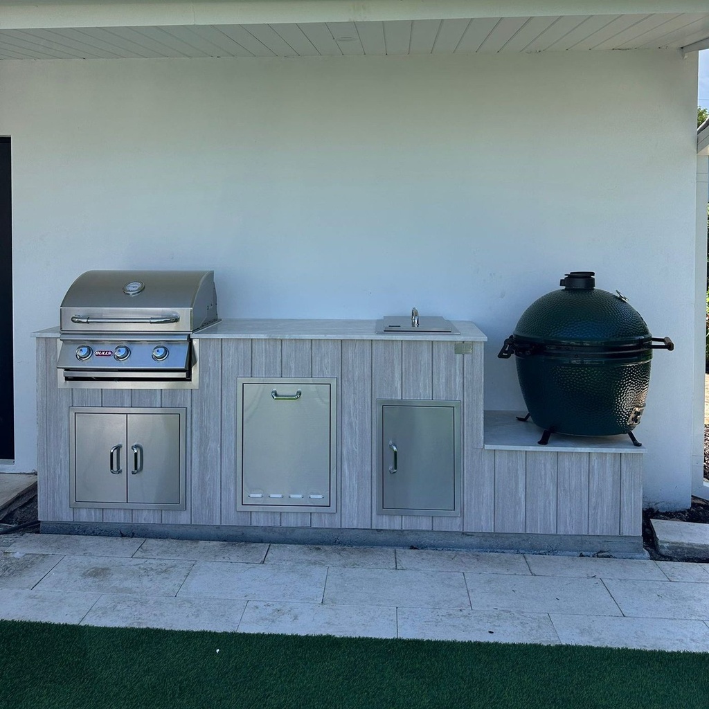 As installed by Perello Patio · Outdoorkitchen 8 ft · Atlantic White · Bull 24" Steer Premium LP