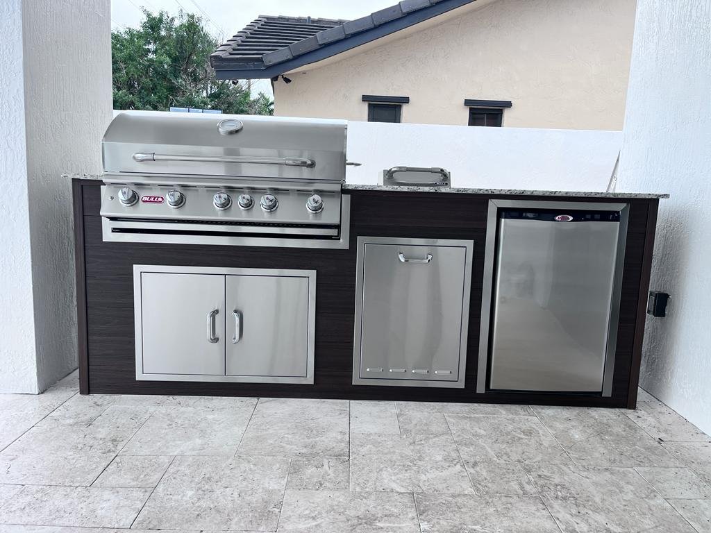 Perello Patio 9 ft Outdoor Kitchen · Bull Brahma 38" · WPC - full view
