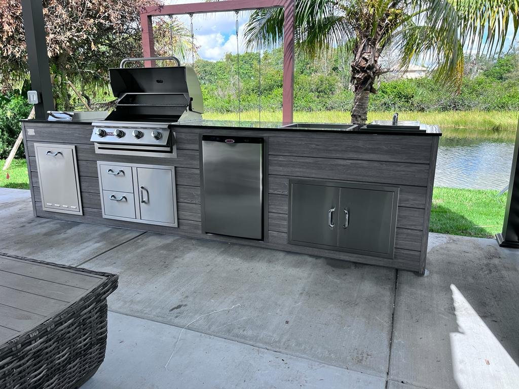 Perello Patio 11 ft Outdoor Kitchen · Bull Outlaw 30" · Weather Pro - full view