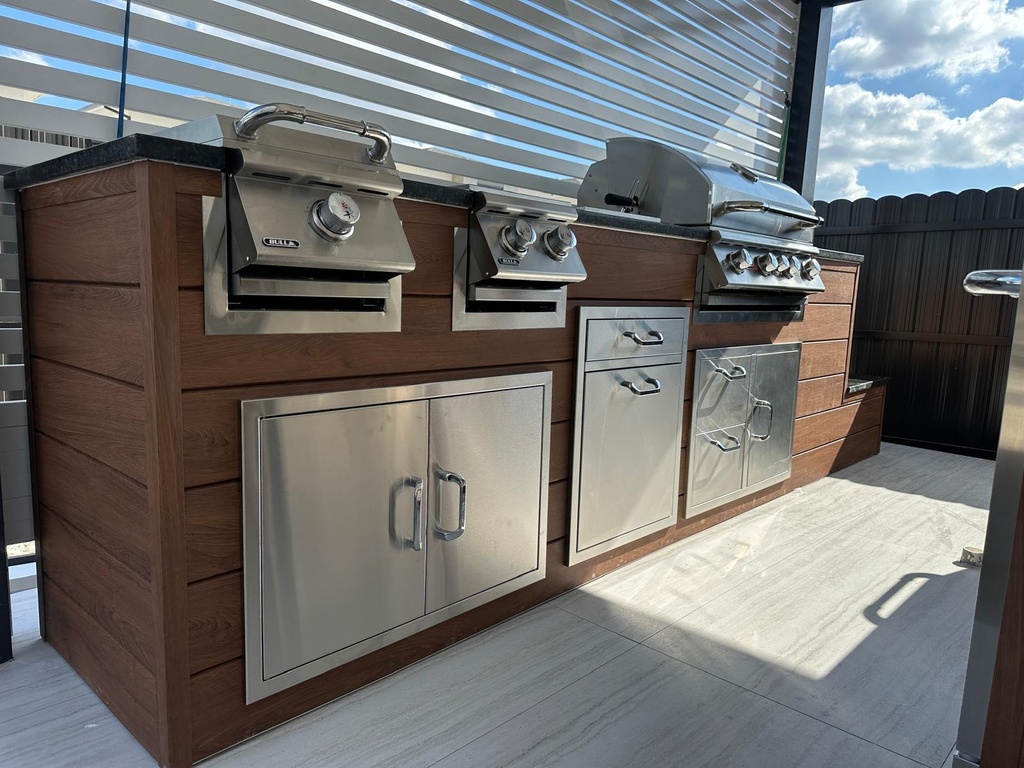 Perello Patio 11 ft Outdoor Kitchen · Bull Angus 30" · Weather Pro - full view