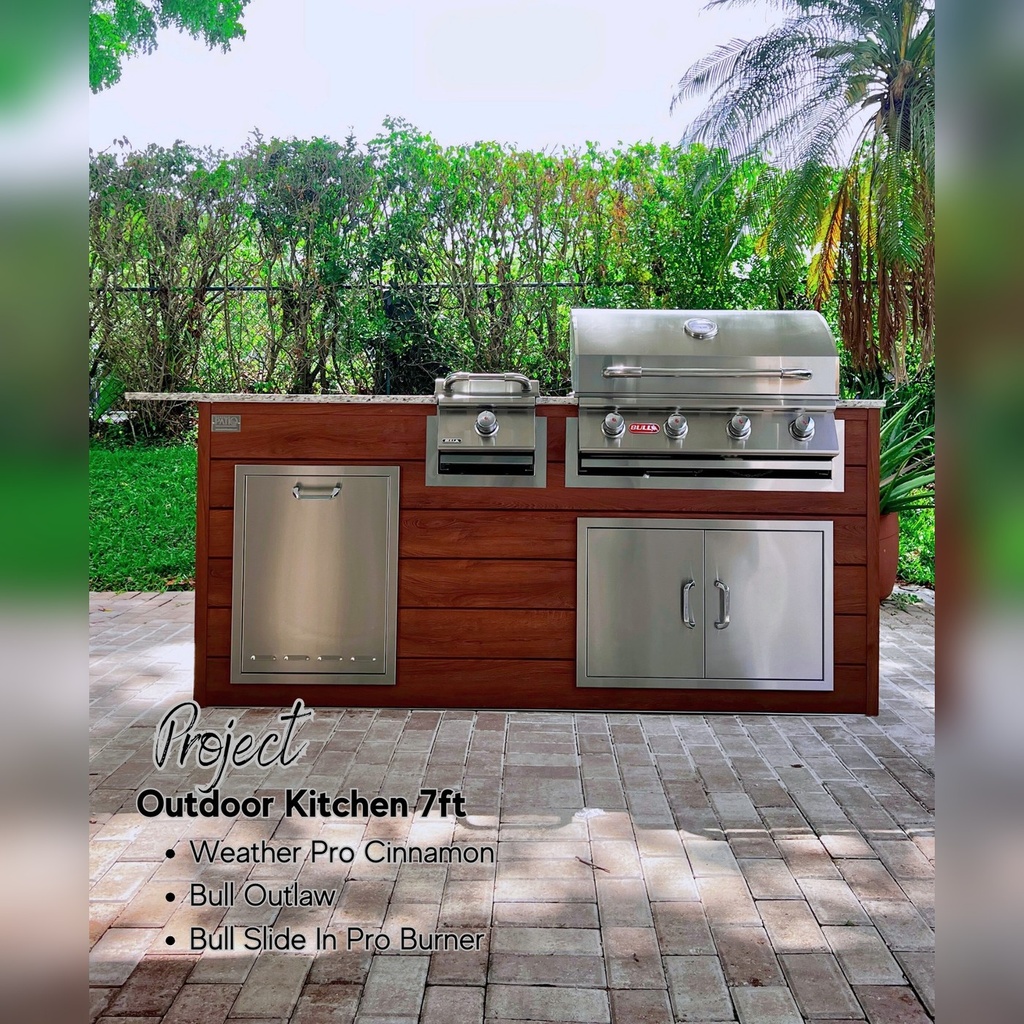 [OK-07-CW-01] Outdoorkitchen 7 ft · Cinnamon Walnut · Bull 30" Outlaw LP
