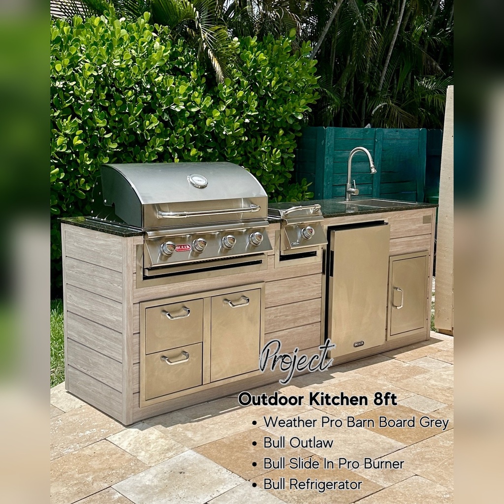 [OK-08-BG-01] Outdoorkitchen 8 ft · Barnboard Grey · Bull 30" Outlaw LP