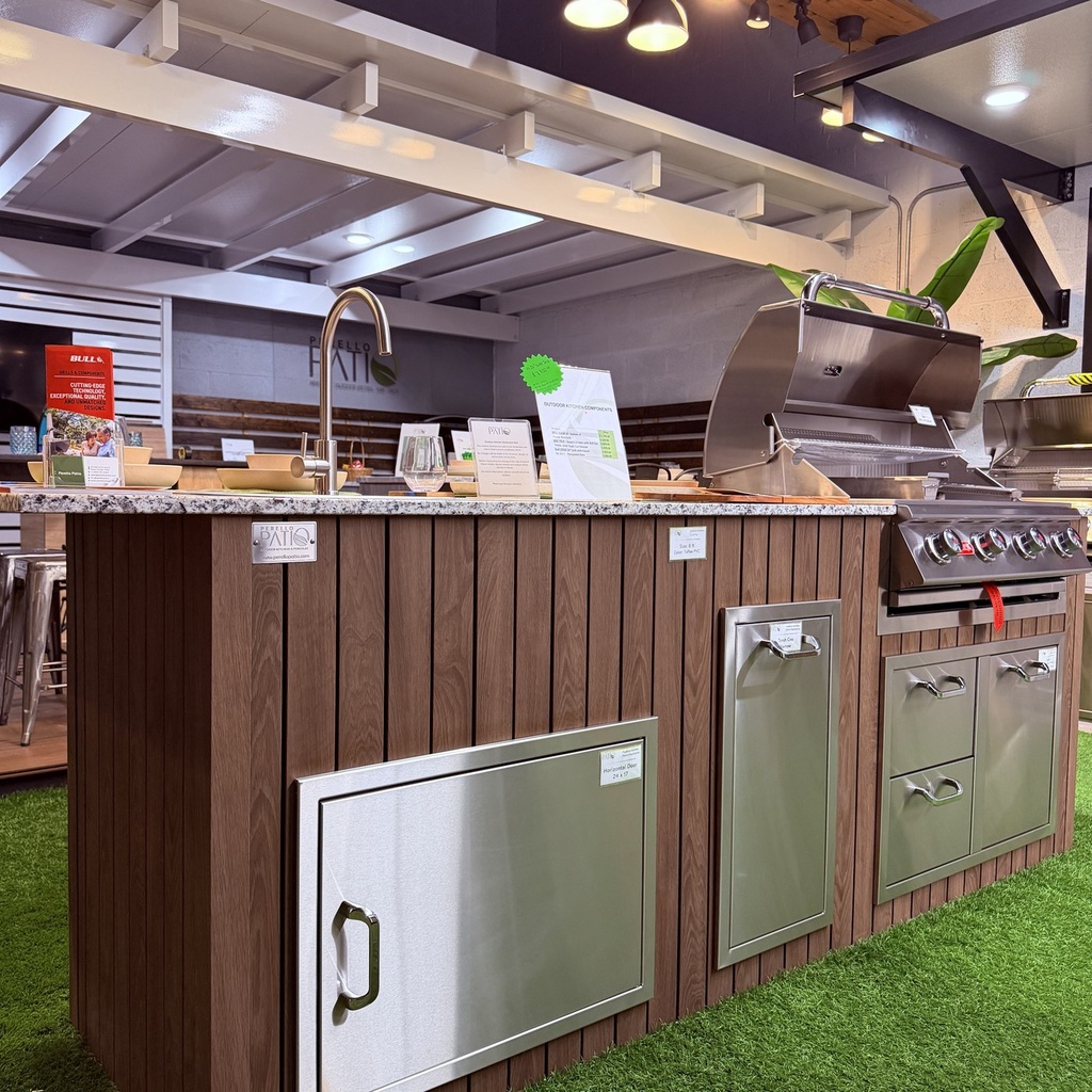 [OK-08-MW-01] Outdoorkitchen 8 ft · Modern Walnut · Bull 30" Outlaw LP