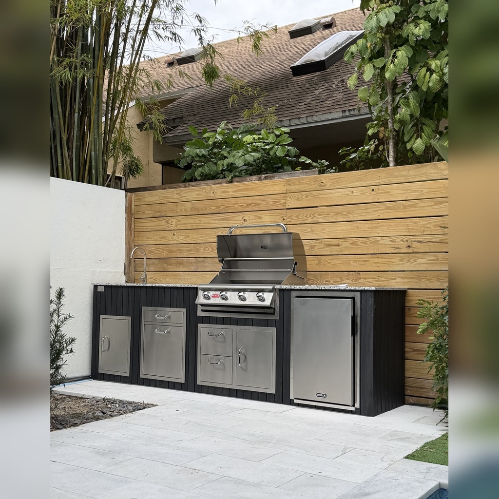Perello Patio 10 ft Outdoor Kitchen · Bull Outlaw 30" · Weather Pro