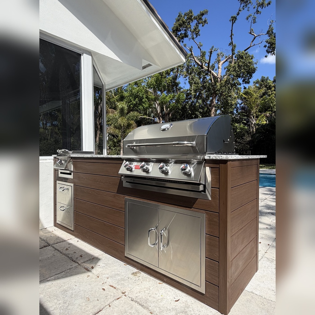 Perello Patio 7 ft Outdoor Kitchen · Bull Outlaw 30" · Weather Pro