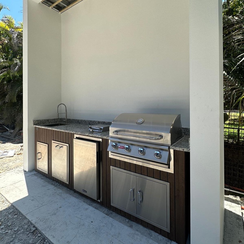 [OK-09-WDB-01] Outdoorkitchen 9 ft · Dark Brown · Bull 30" Outlaw LP