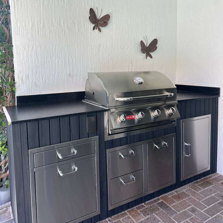 Perello Patio 8 ft Outdoor Kitchen · Bull Outlaw 30" · WPC