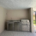 Outdoorkitchen 8 ft · Barnboard Grey · Bull 30" Outlaw LP