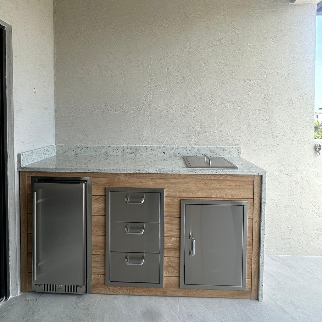 Outdoorkitchen 6 ft · Sunbleach Oak · Blaze BLZ-SSRF-15