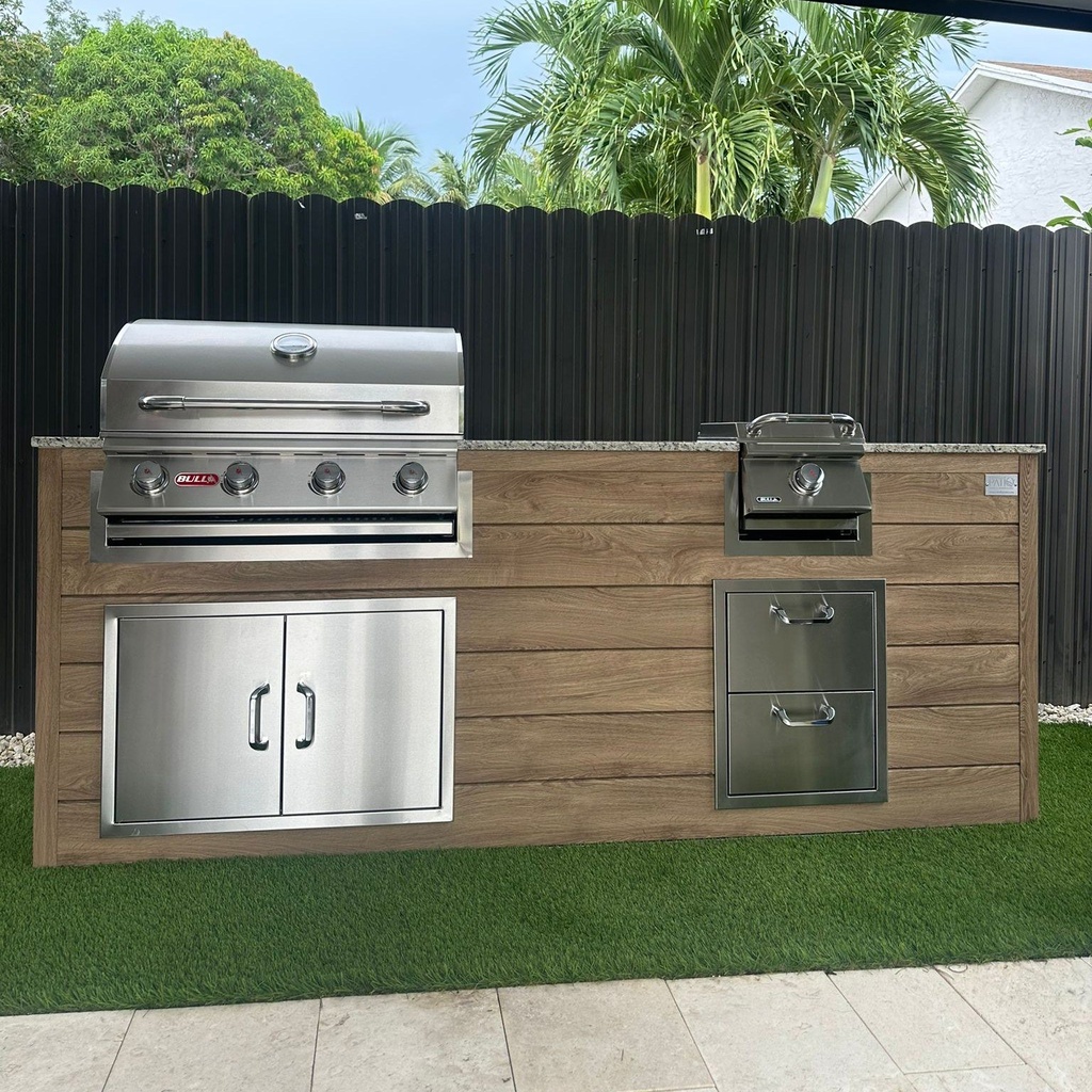 [OK-07-BO-02] Outdoorkitchen 7 ft · Barrel Oak · Bull 30" Outlaw LP
