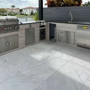 Outdoorkitchen 18 ft · Beachwood Grey · Bull 30" Angus LP · L-Shape