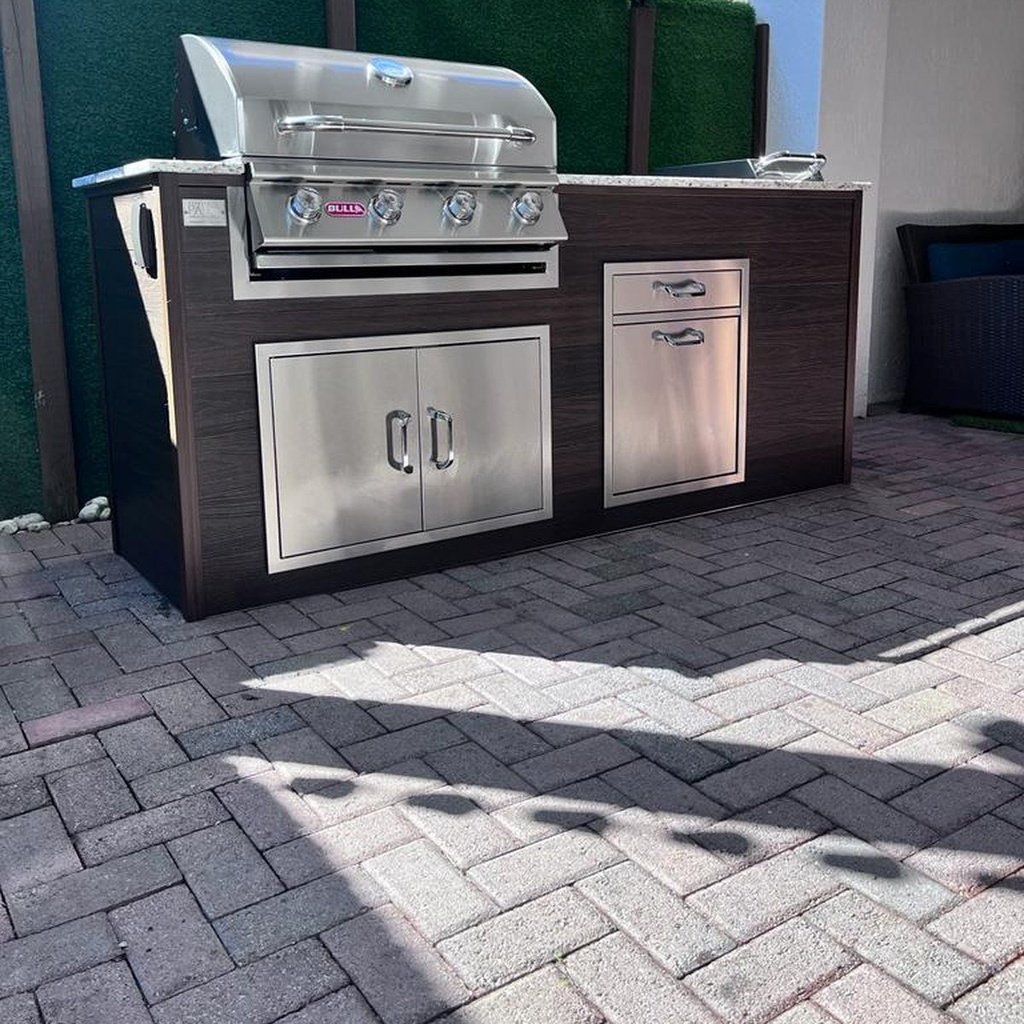 [OK-WPC-08-MW-09] Perello Patio 8 ft Outdoor Kitchen · Bull Outlaw 30" · WPC