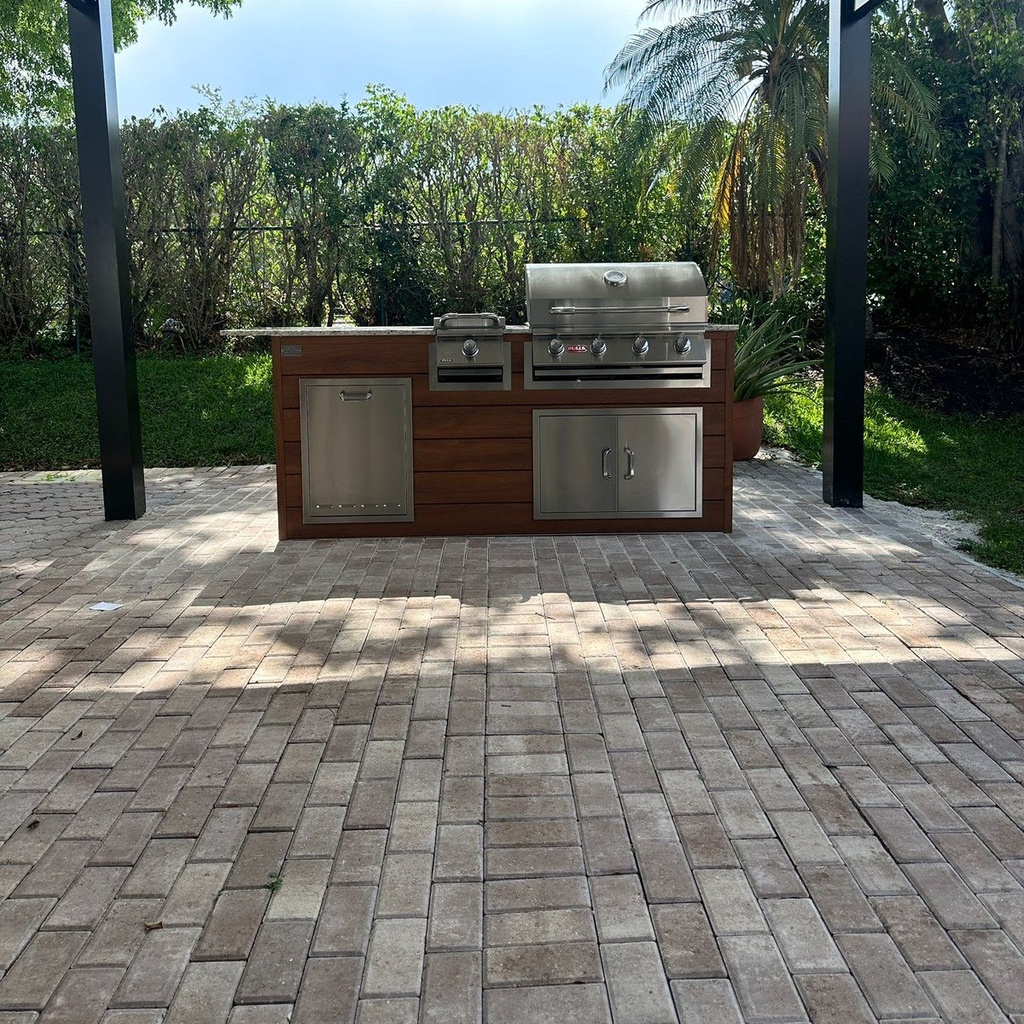 [OK-WP-07-CW-07] Perello Patio 7 ft Outdoor Kitchen · Bull Outlaw 30" · Weather Pro