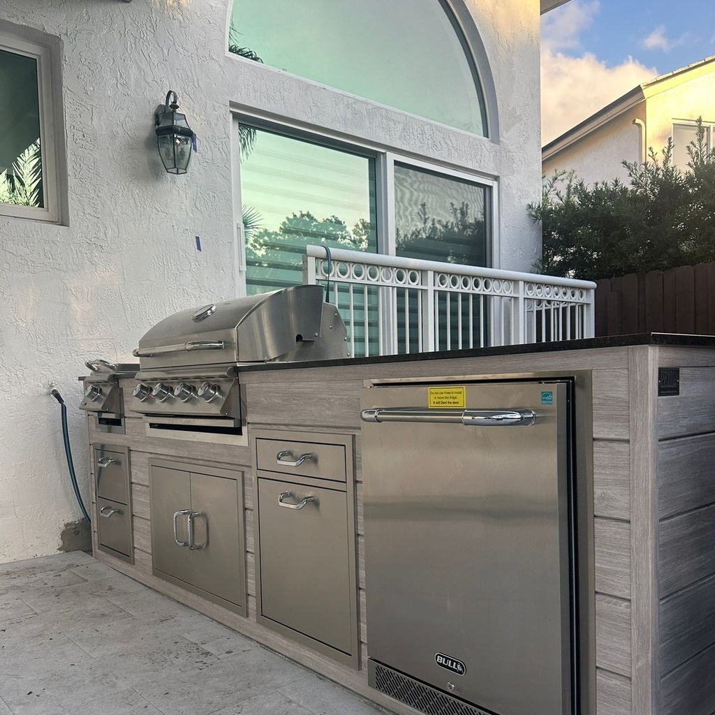 [OK-WP-10-BW-01] Perello Patio 10 ft Outdoor Kitchen · Bull Outlaw 30" · Weather Pro