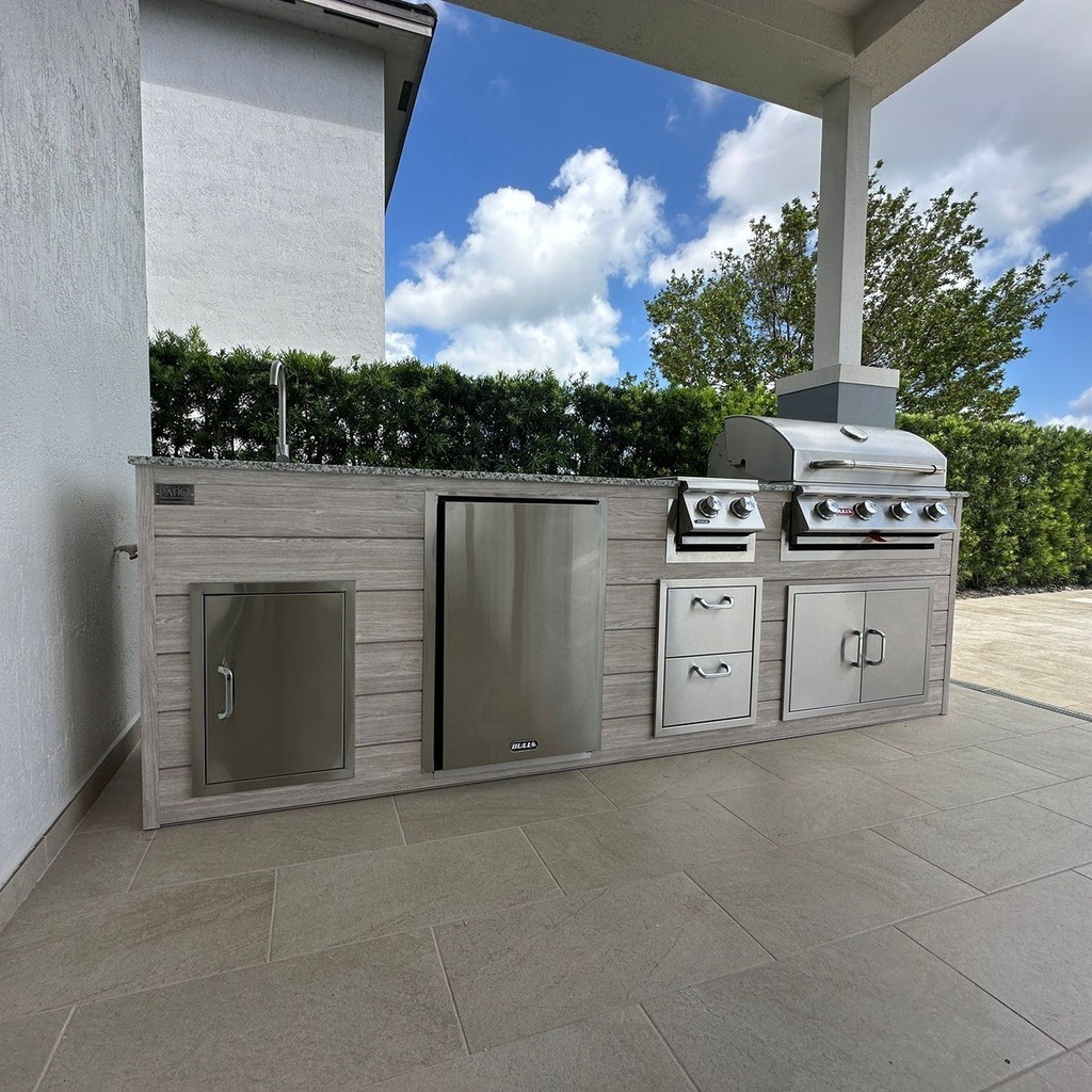 [OK-WP-09-BW-01] Perello Patio 9 ft Outdoor Kitchen · Bull Outlaw 30" · Weather Pro