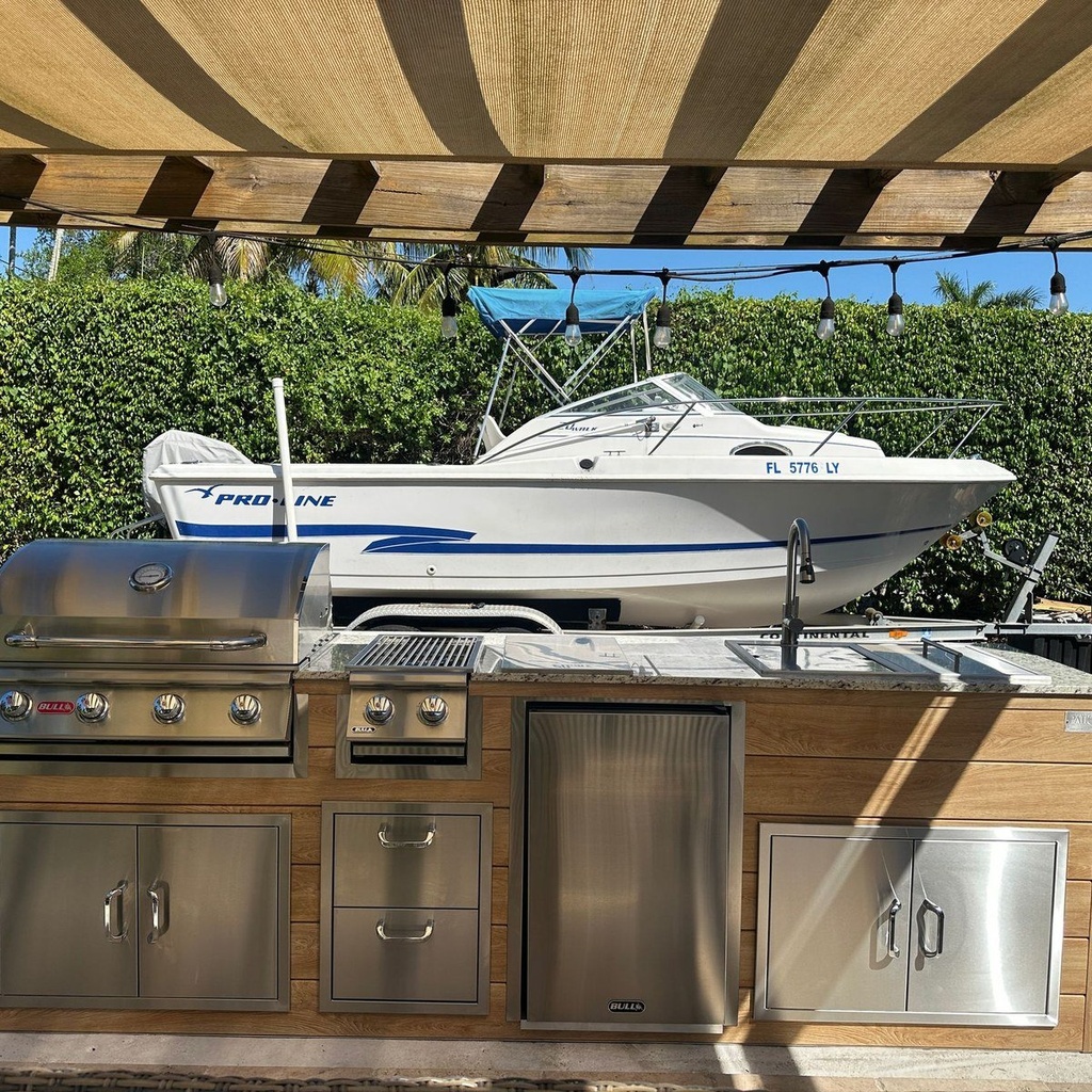 [OK-WP-10-SO-02] Perello Patio 10 ft Outdoor Kitchen · Bull Outlaw 30" · Weather Pro